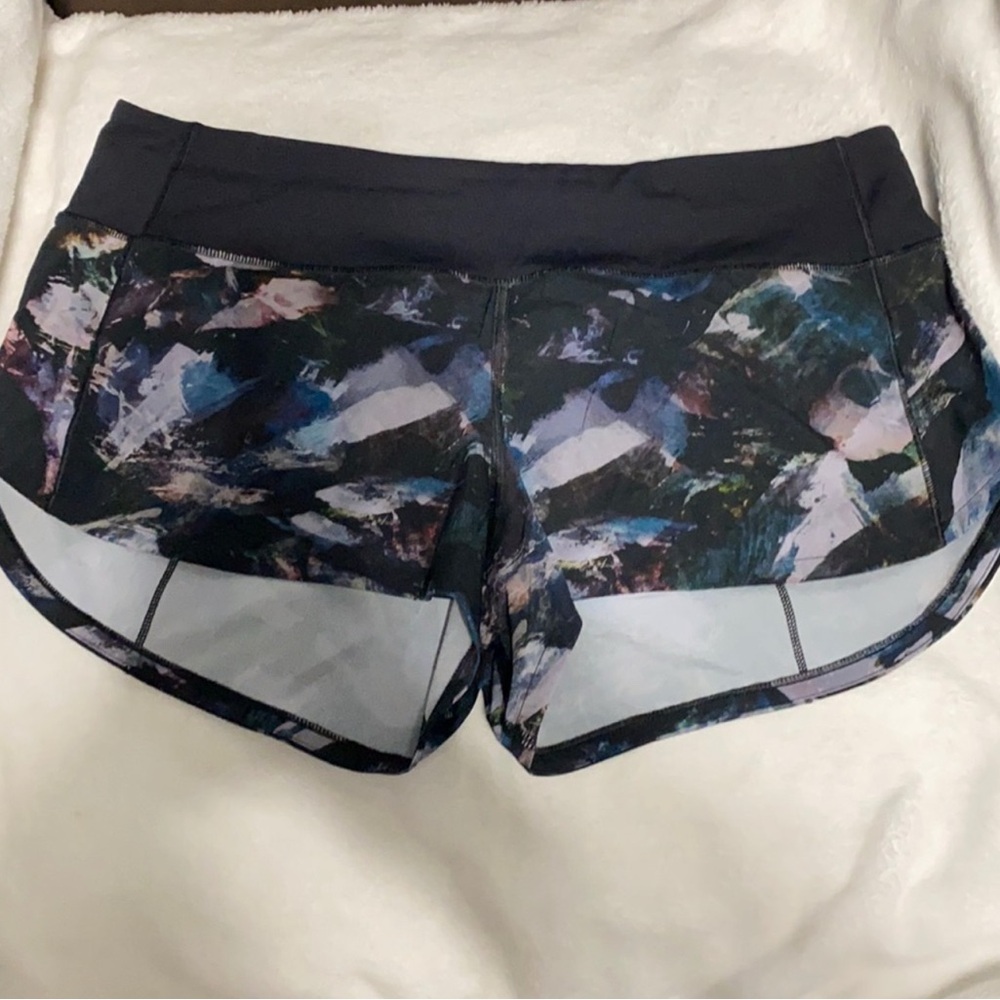 Lululemon Speed Up Low Rise Shorts - 2.5"